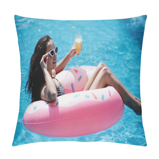 Personality  Pleased Woman Adjusting Sunglasses While Holding Glass With Cocktail And Swimming On Inflatable Ring In Pool Pillow Covers
