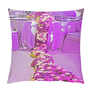 Personality  Arrangement For The Wedding Dinner Party-21 Pillow Covers