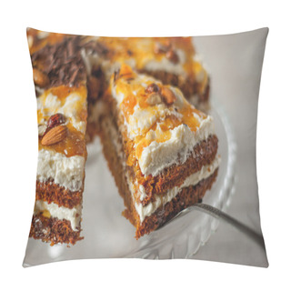 Personality  Carrot Cake With Almond And Chocolate Chips Horizontal Pillow Covers