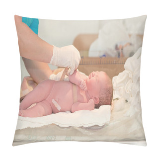Personality  Measurement Of The Newborn In The Hospital Pillow Covers