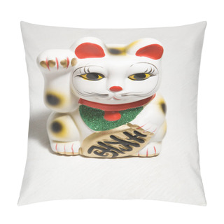 Personality  Japanese Cat Figurine. Pillow Covers