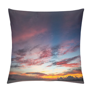 Personality  Colorful Sunset Sky Over Tranquil Sea Surface Pillow Covers