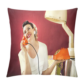Personality  Vintage Housewife Chats On The Phone In Hair Salon Pillow Covers