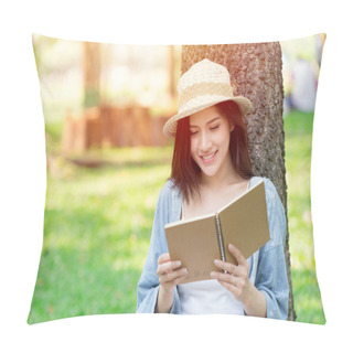 Personality  Beautiful Asian Woman Reading Book In The Park On Holiday Self-learning Pillow Covers