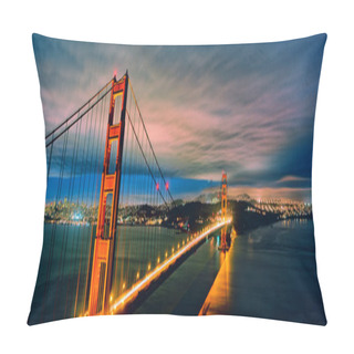 Personality  Panoramic View Of Golden Gate Bridge By Night Pillow Covers
