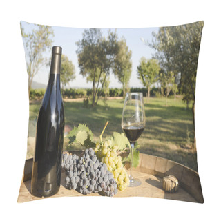 Personality  Grapes And Wine Pillow Covers