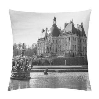 Personality  Castle Vaux Le Vicomte Pillow Covers