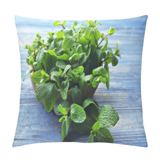 Personality  Bowl With Fresh Lemon Balm On Wooden Background Pillow Covers