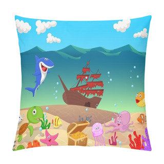 Personality  Underwater Background With Old Ship Pillow Covers