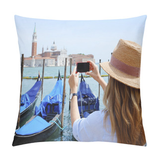 Personality   Tourist With  Phone Capturing The Moment  Pillow Covers