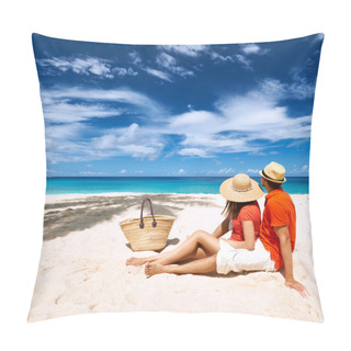 Personality  Couple On A Beach At Seychelles Pillow Covers