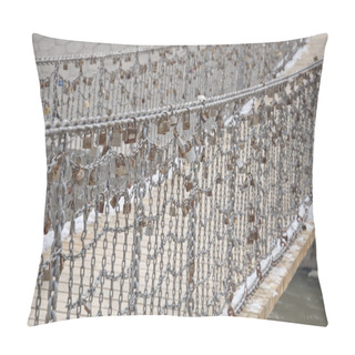 Personality  Iron Chain Bridge Pillow Covers