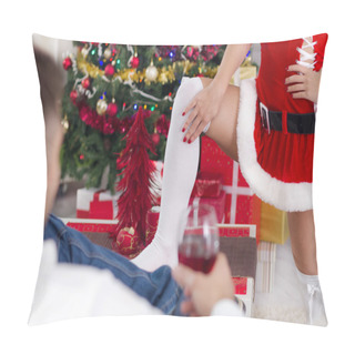 Personality  Sexy Female Santa Seduces Man On Christmas Eve Pillow Covers