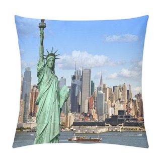 Personality  New York Cityscape, Tourism Concept Photograph Pillow Covers