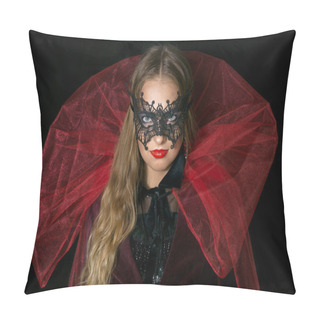 Personality  Make-up Girl Witch On Halloween Costume In Black Mask. Pillow Covers