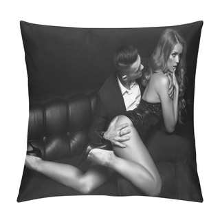 Personality  Beautiful Sexy Couple - Love Story Pillow Covers