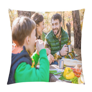 Personality  Happy Family On Picnic Pillow Covers