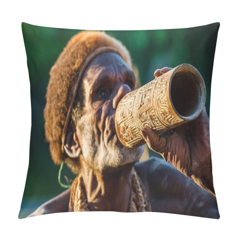 Personality  Older Asmat  play on the fu pillow covers