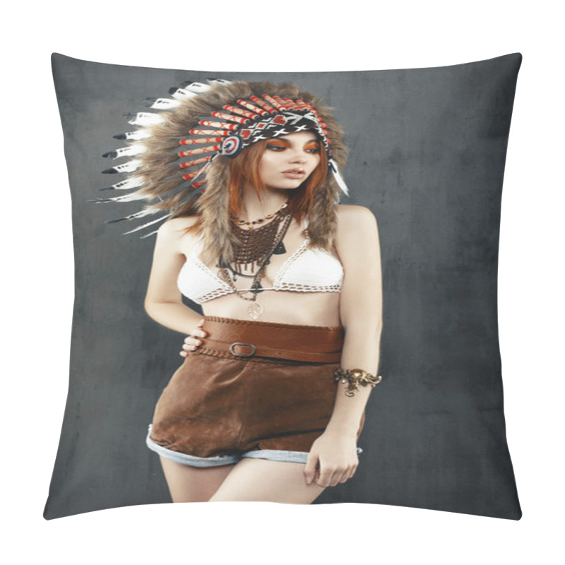 Personality  Lady In The Indian Roach Pillow Covers
