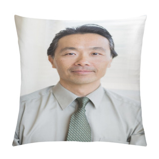 Personality  Confident Cancer Specialist Smiling In Hospital Pillow Covers