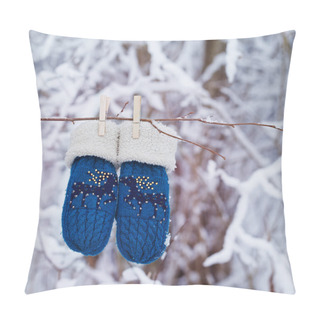 Personality  Kids Mittens And Gloves Hanging On A Branch In Winter Forest Pillow Covers