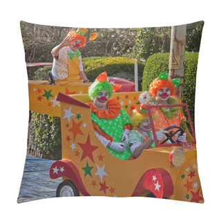 Personality  Clowns On The Road Pillow Covers