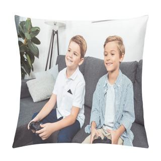 Personality  Boys Playing With Joysticks Pillow Covers
