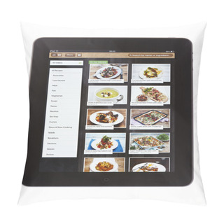 Personality  Jamie Oliver Recipe App On IPad Pillow Covers
