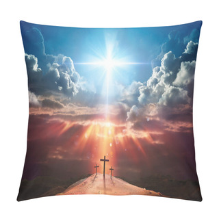 Personality   Resurrection - Light Cross Shape In Clouds - Risen - Jesus Ascends To Heaven Scene Pillow Covers