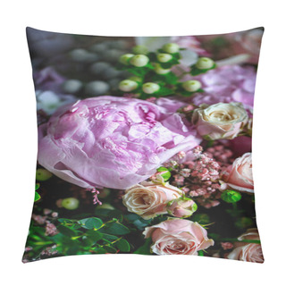 Personality  A Beautiful Bunch Of Flowers Sits On A Table, Providing A Vibrant Display Of Colors. Pillow Covers