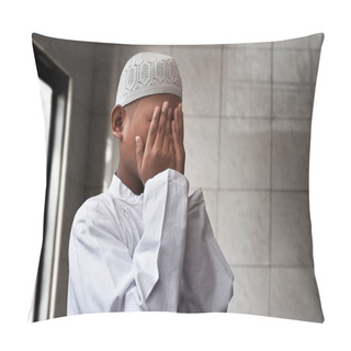 Personality  Asian Muslim Kid Praying Pillow Covers