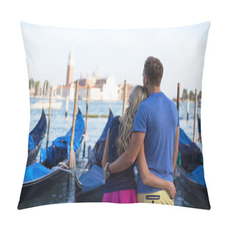 Personality  Romantic Couple Enjoying Evening Pillow Covers