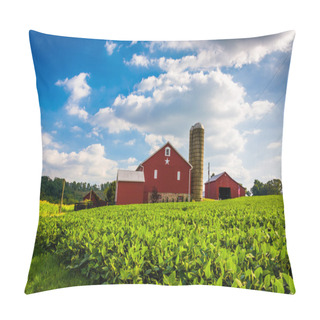 Personality  Beautiful Farm Field And Barn On A Farm Near Spring Grove, Penns Pillow Covers