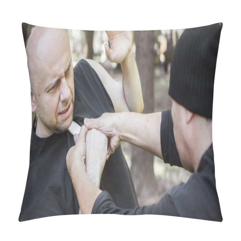 Personality  Lameco Astig Combatives Instructor Demonstrates Knife Attack Dis Pillow Covers