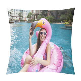 Personality  Caucasian Woman Relaxing In Swimming Pool With Pink Flamingo Inflatable Ring And Smiling On Camera  Pillow Covers