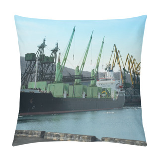 Personality  Vessel Under Loading Pillow Covers