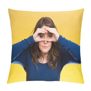 Personality  Curious Funny Woman Pillow Covers