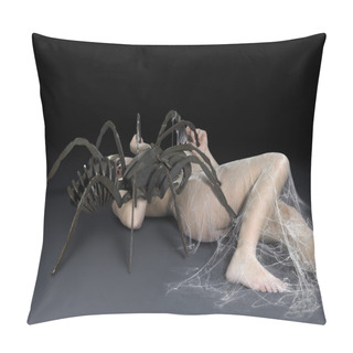 Personality  Spider Attack Pillow Covers