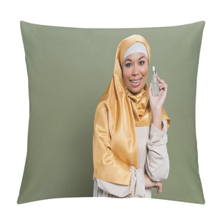 Personality  Positive Multiracial Woman In Hijab Holding Serum On Green Background Pillow Covers
