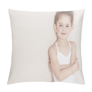 Personality  Young Ballerina With Arms Folded Pillow Covers
