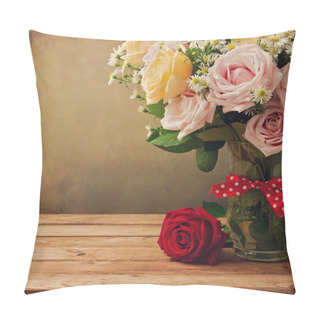 Personality  Background With Beautiful Roses Bouquet Pillow Covers