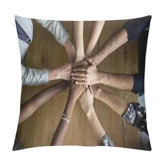 Personality  People Holding Hands Pillow Covers