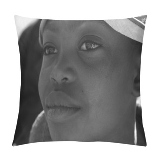 Personality  The Look Of Africa On The Faces Of Children  - Village Pomerini Pillow Covers