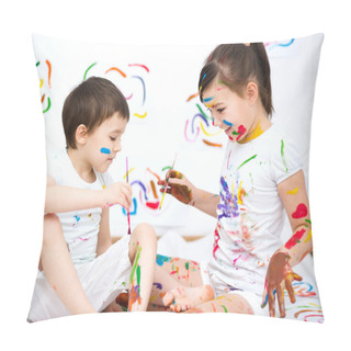 Personality  Cute Boy And Girl Playing With Paints Pillow Covers