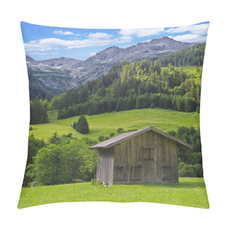 Personality  Hut In The Mountians Pillow Covers