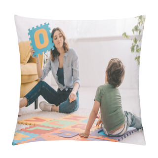 Personality  Smiling Mother And Kid Playing With Alphabet Puzzle Mat Pillow Covers