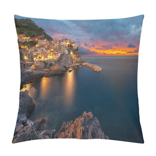 Personality  Sunset In Landmark Italian Village Manarola At The Coast Pillow Covers