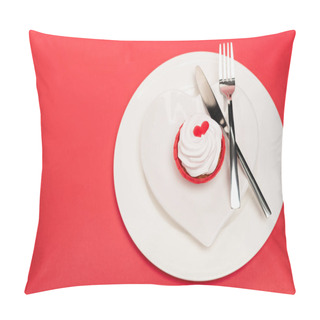 Personality  Top View Of Cupcake On Plate With Cutlery On Red Background Pillow Covers
