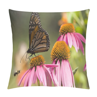 Personality Monarch Butterfly And Bee Pillow Covers
