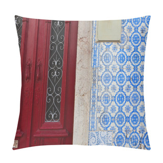 Personality  Fragment Of Doors And Walls With Tiles In The Old House Pillow Covers
